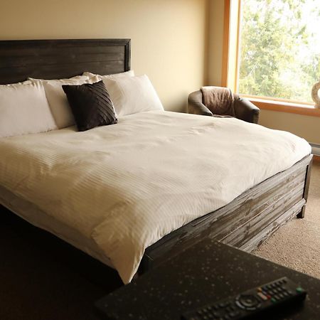 Moon Water Lodge Malahat المظهر الخارجي الصورة