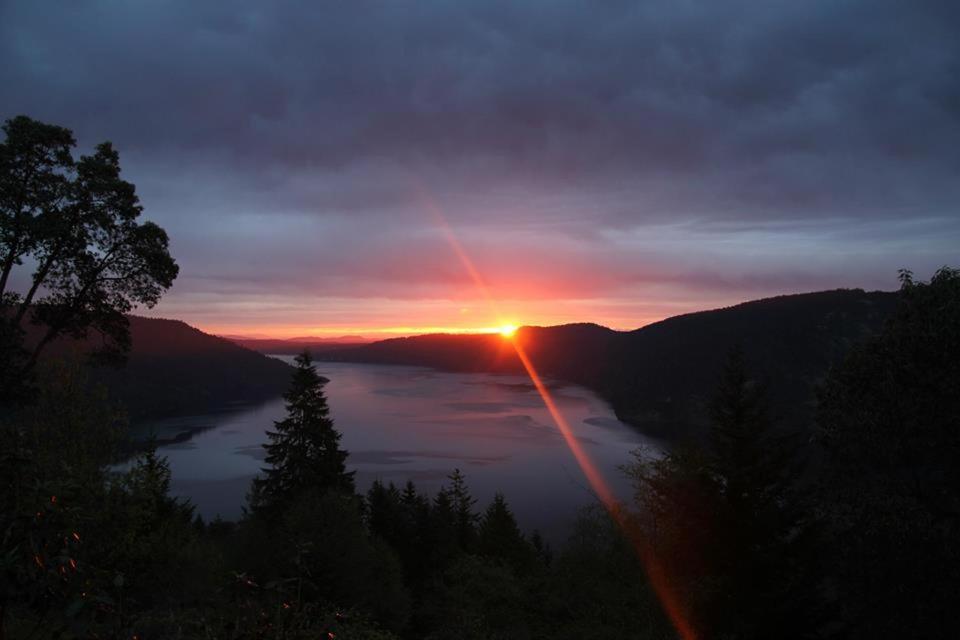 Moon Water Lodge Malahat المظهر الخارجي الصورة