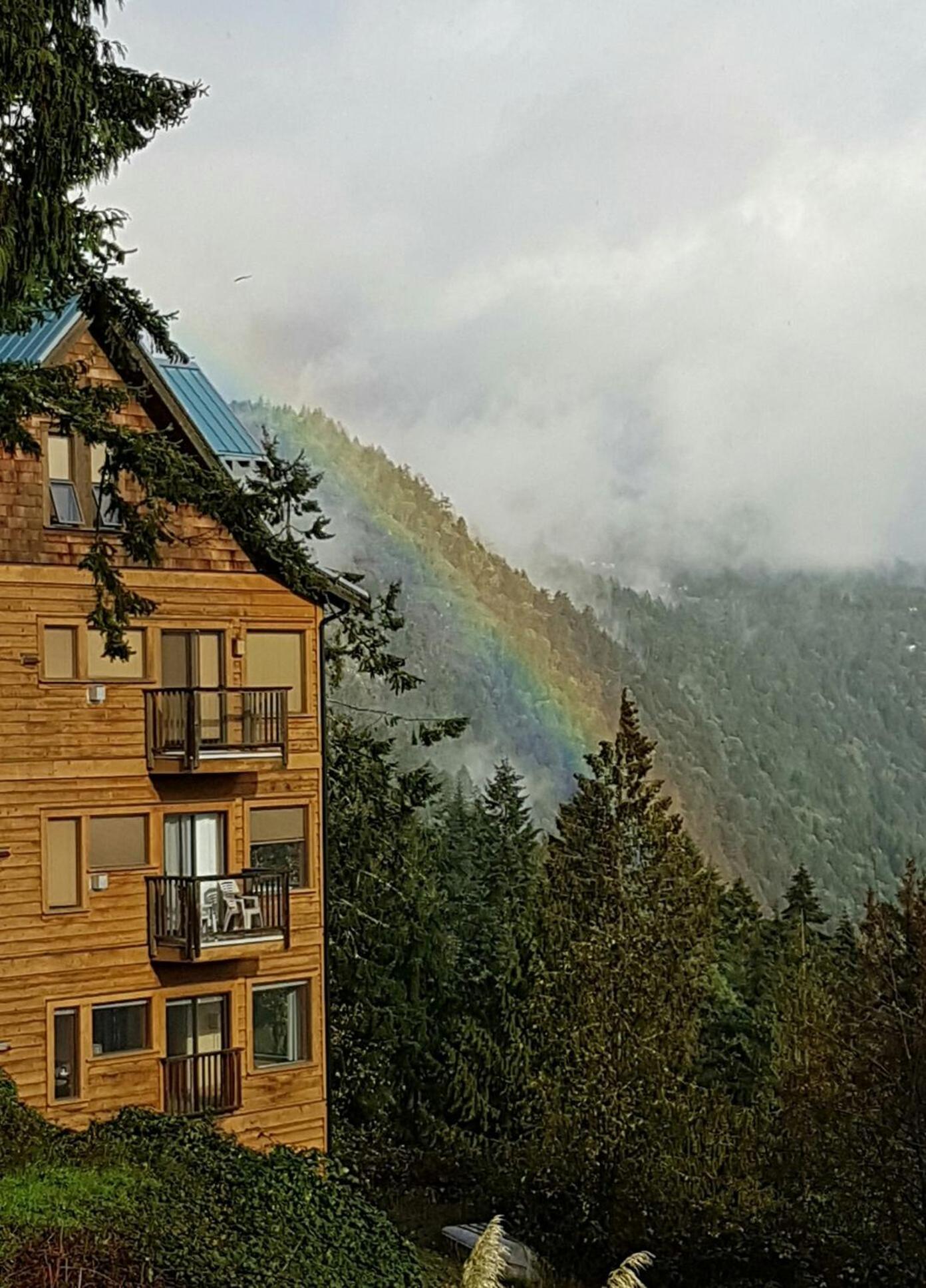 Moon Water Lodge Malahat المظهر الخارجي الصورة