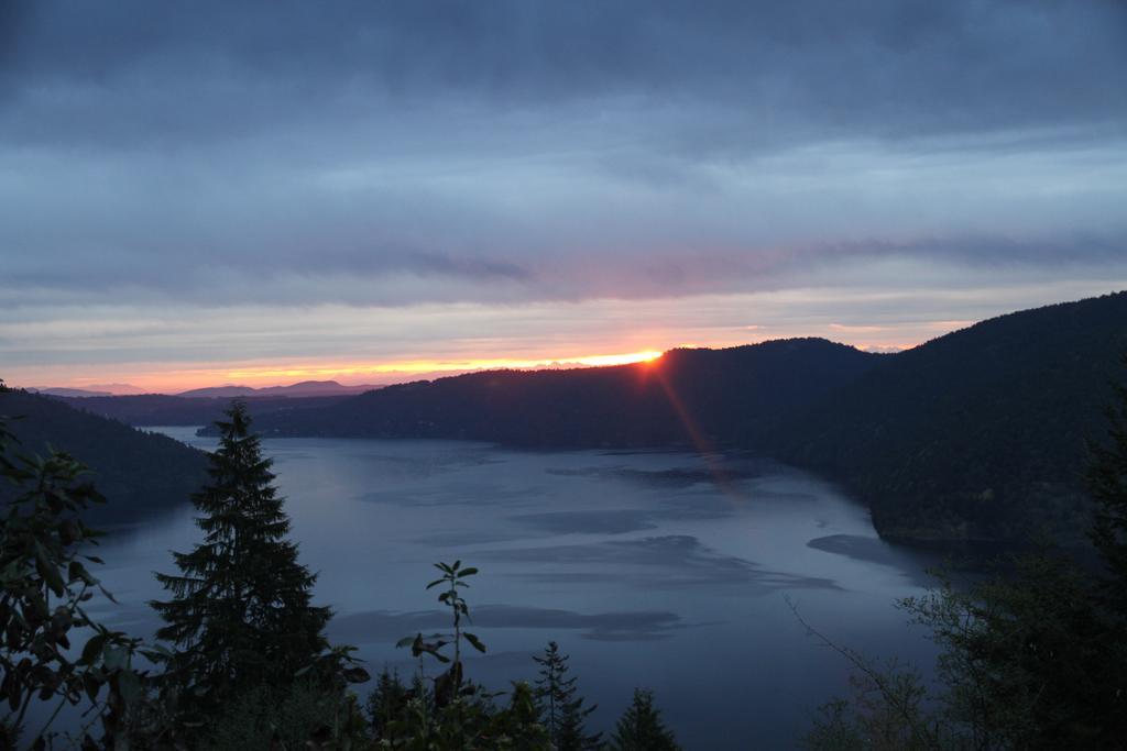 Moon Water Lodge Malahat المظهر الخارجي الصورة