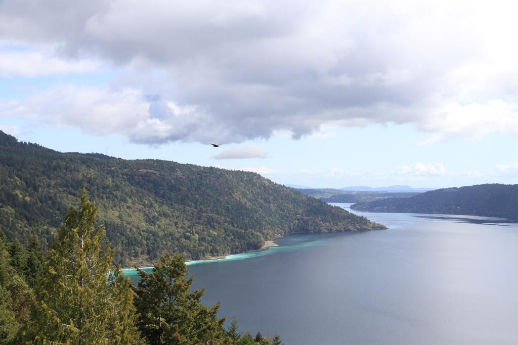 Moon Water Lodge Malahat المظهر الخارجي الصورة