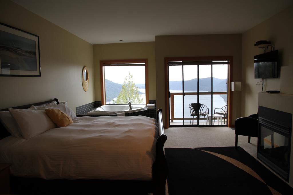 Moon Water Lodge Malahat المظهر الخارجي الصورة
