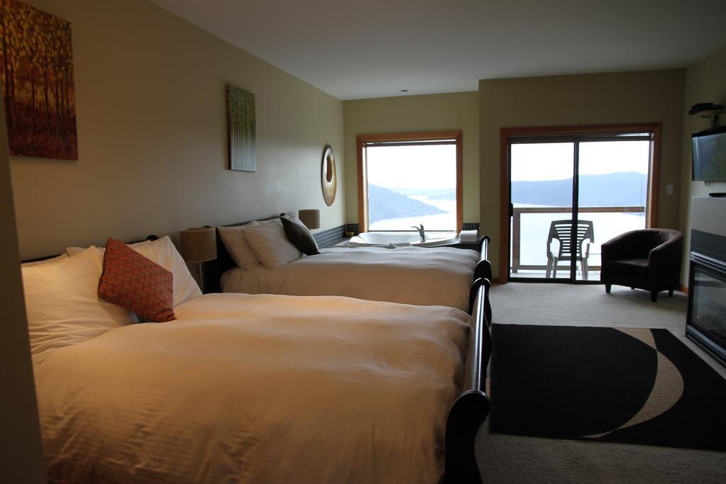 Moon Water Lodge Malahat المظهر الخارجي الصورة
