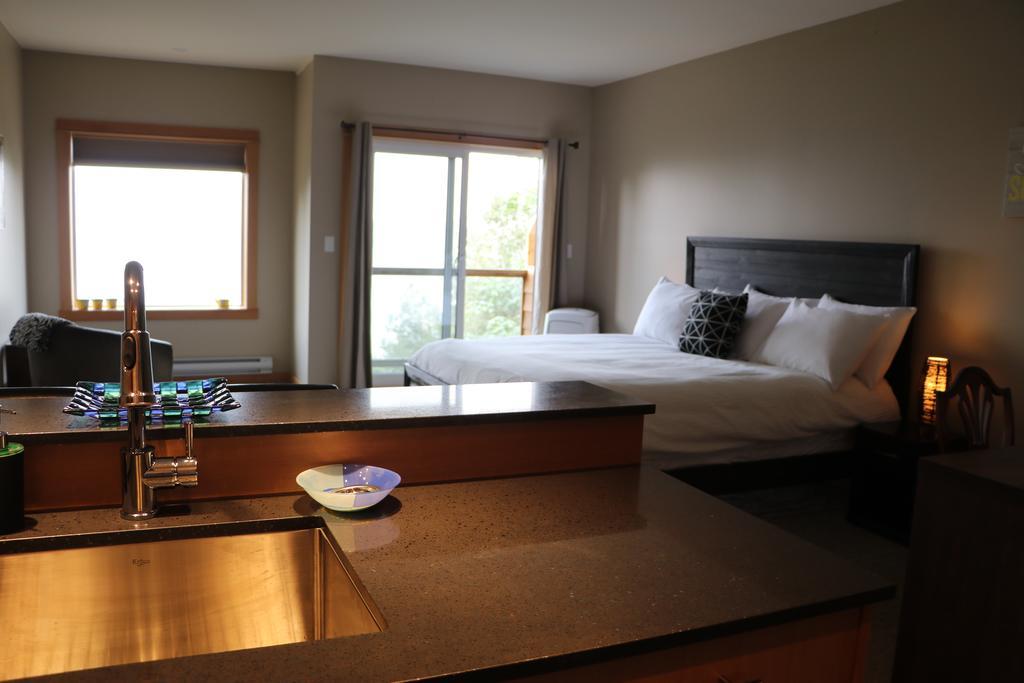 Moon Water Lodge Malahat المظهر الخارجي الصورة